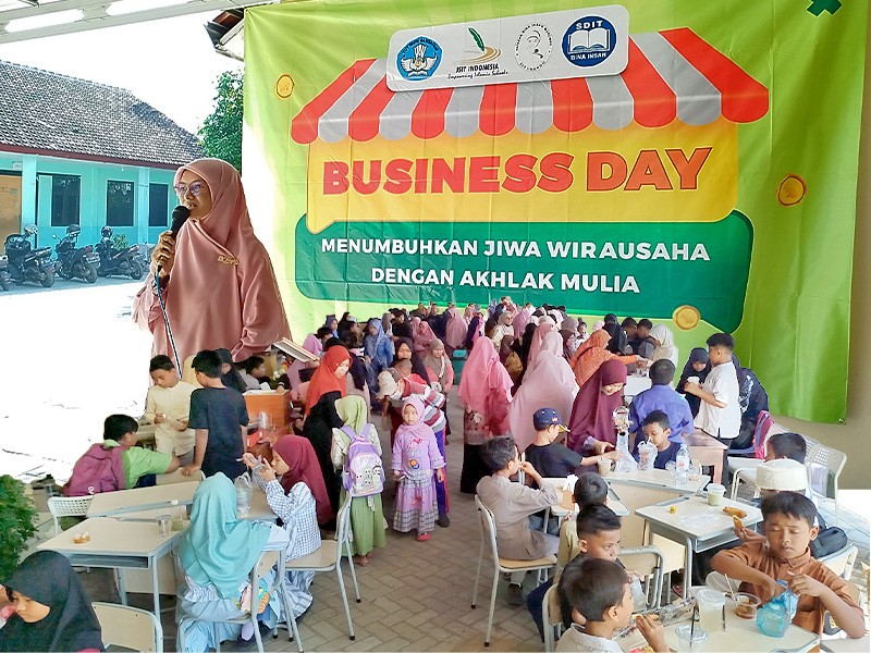 Menanam Benih Entrepreneur Cilik: Keseruan Business Day SDIT Bina Insan Situbondo